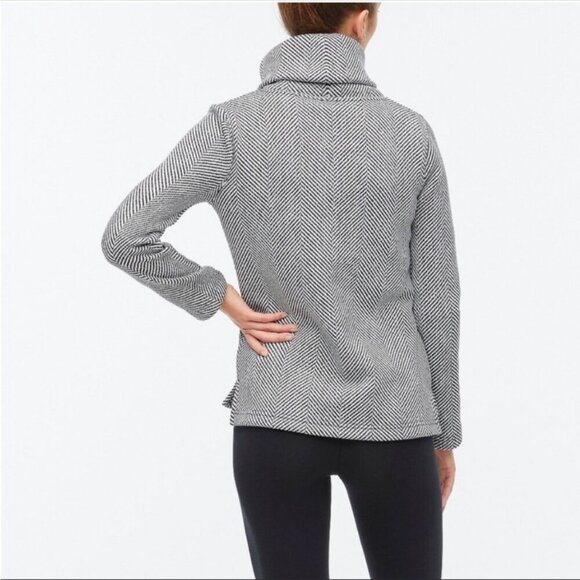 J. Crew Long-Sleeve Funnelneck Pullover 'Huge Herringbone Ivory' Black Size XS - Picture 2 of 5